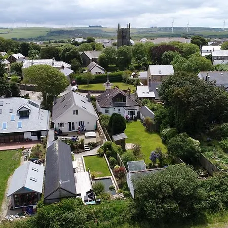 Village * New Quay